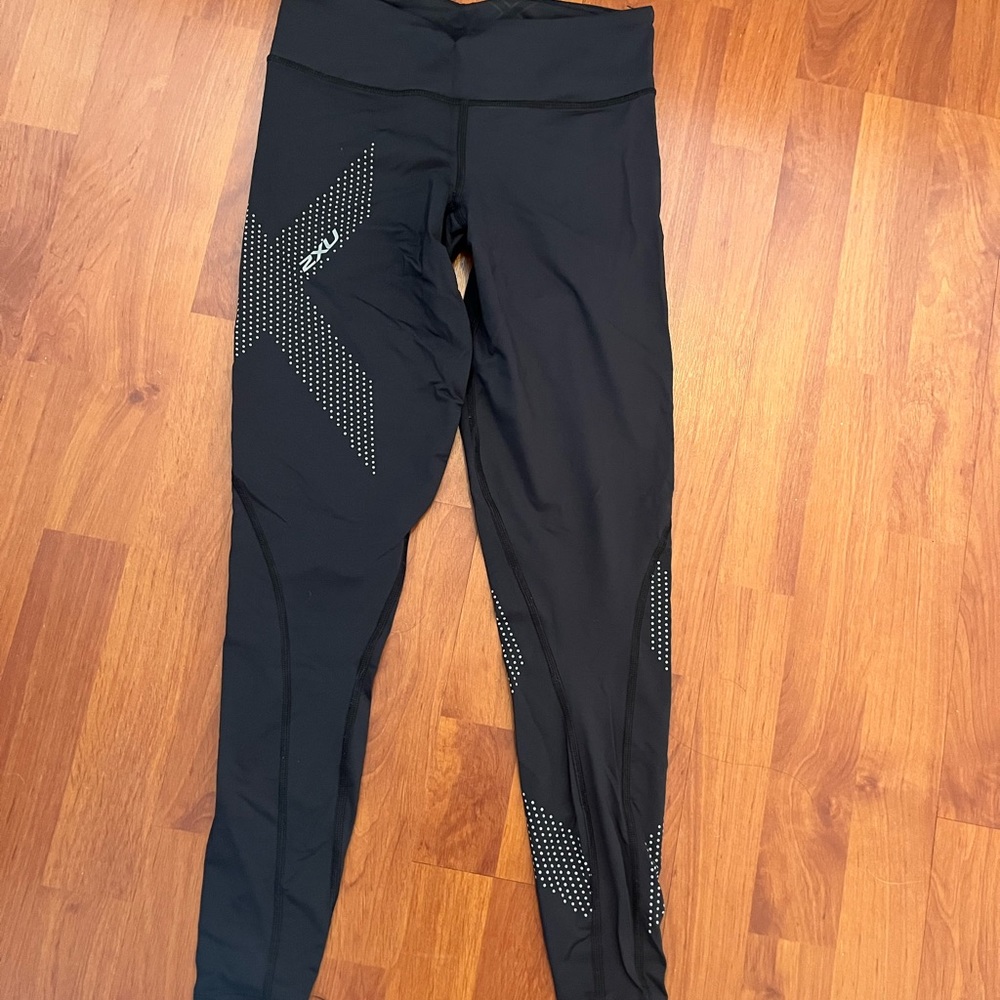 COPY - 2XU motion compression tights